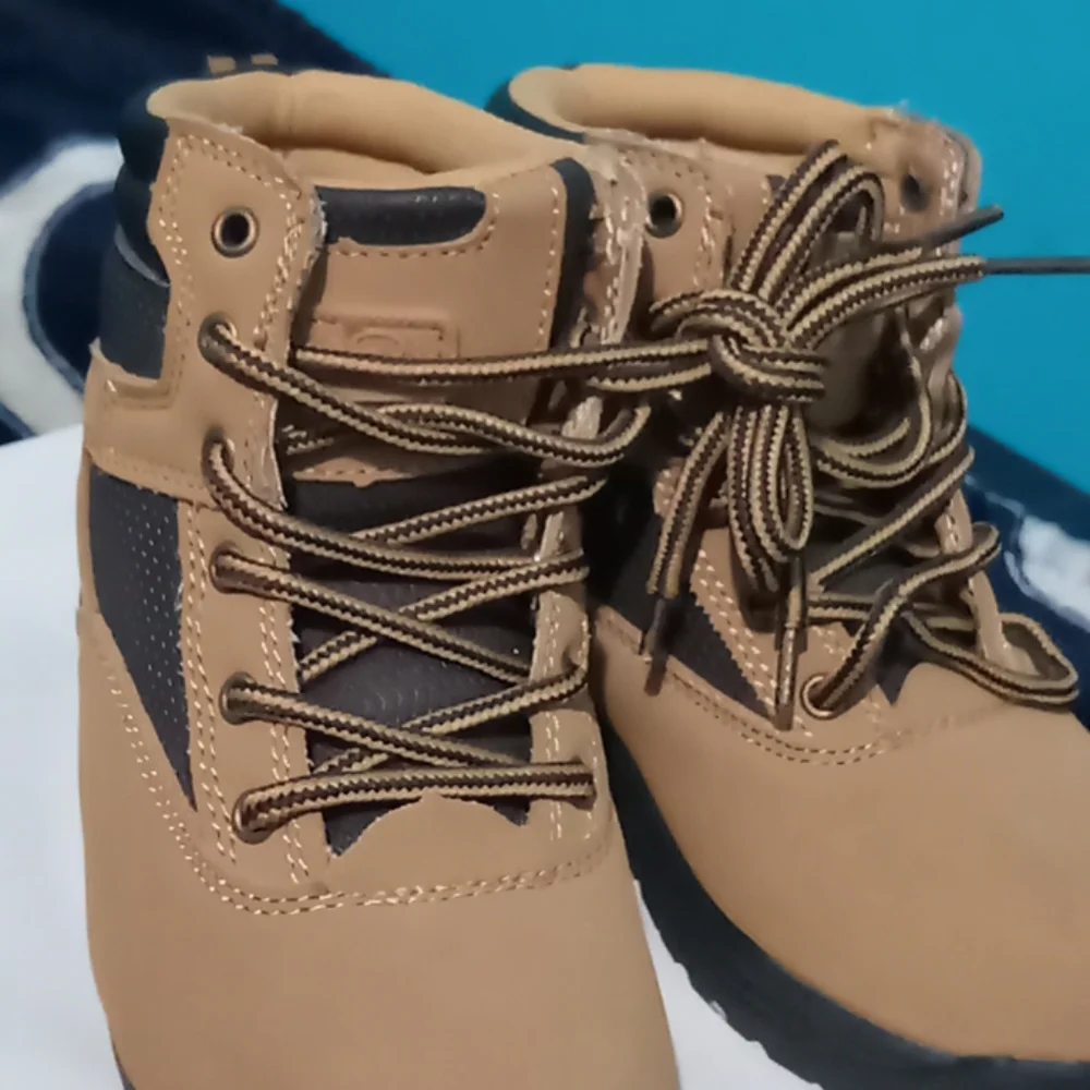 Boys boots NWOT